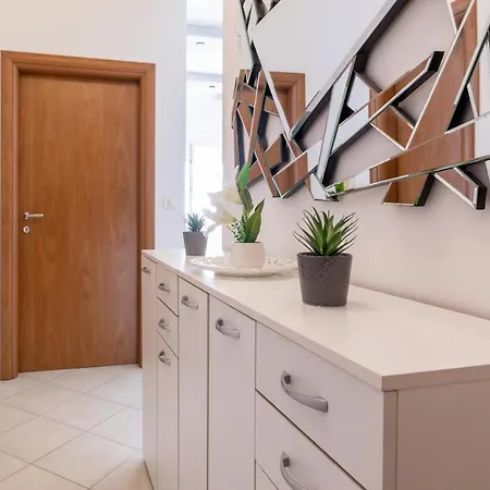 Karla Appartement Makarska